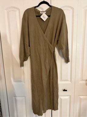 Mable Mocha Wrap Midi Dress NWT Size M/L